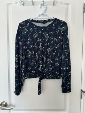 NWOT Women’s Navy Floral Long Sleeve Tie-Front Top Soft Casual Size Medium